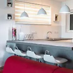 Luxury Seafront 3br With Pool By Arco Collection Apartman