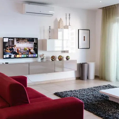 Luxury Seafront 3br With Pool By Arcobnb *