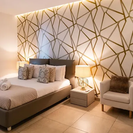 Luxury Seafront 3br With Pool By Arcobnb