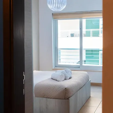 Luxury Seafront 3br With Pool By Arco Collection Lägenhet *