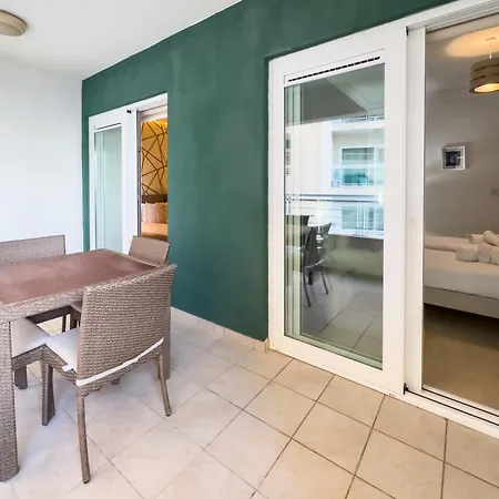 Lägenhet Luxury Seafront 3br With Pool By Arco Collection Sliema