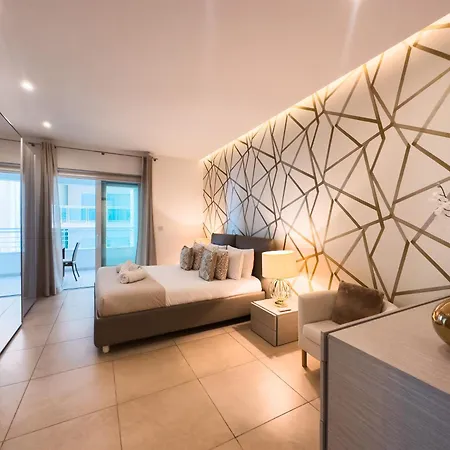 Luxury Seafront 3br With Pool By Arco Collection Lägenhet