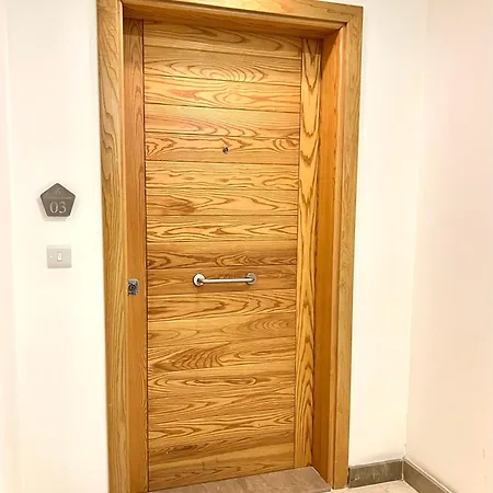 Luxury Seafront 3br With Pool By Arco Collection Lägenhet