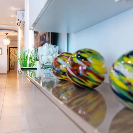 Luxury Seafront 3br With Pool By Arco Collection 公寓 *