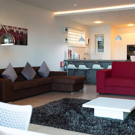 Luxury Seafront 3br With Pool By Arco Collection