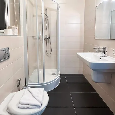 Luxury Seafront 3br With Pool By Arco Collection 斯利马