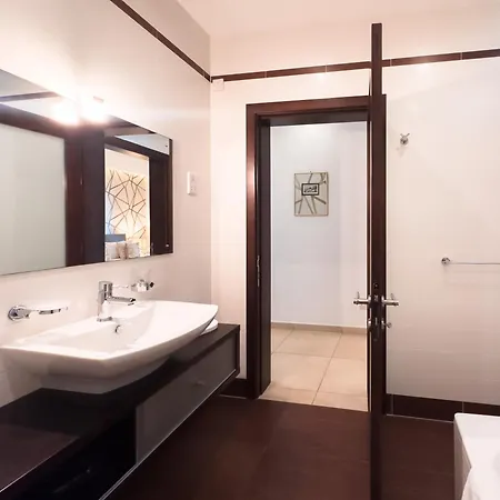 Luxury Seafront 3br With Pool By Arco Collection