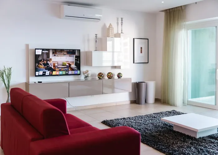 Luxury Seafront 3br With Pool By Arco Collection *