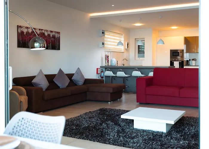 Luxury Seafront 3br With Pool By Arco Collection